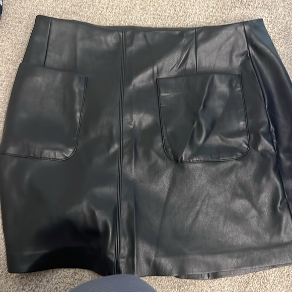 Faux Leather Mini Skirt With Pockets - Picture 2 of 2